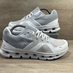 On Cloud  Cloudrunner Women's wide White /Frost Running Shoes  US size 9